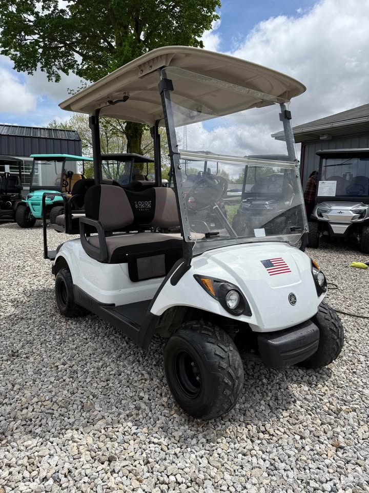 2011 Yamaha G29 - White