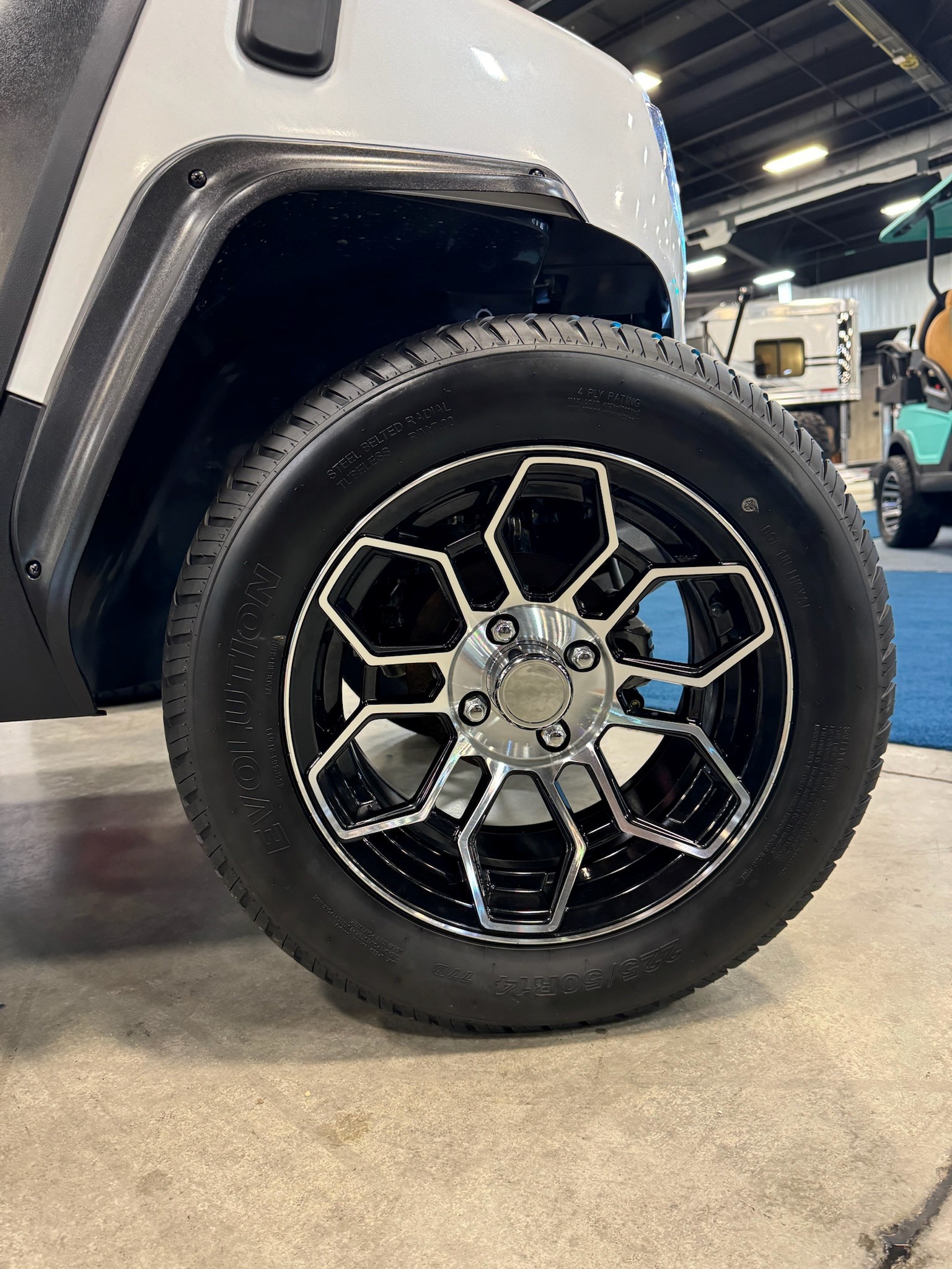 2025 Evolution Ranger 4 Plus - White - Pearl Mineral White - Image 3